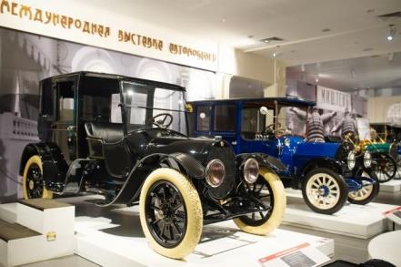 Коллекция ретроавтомобилей в комплексе УГМК